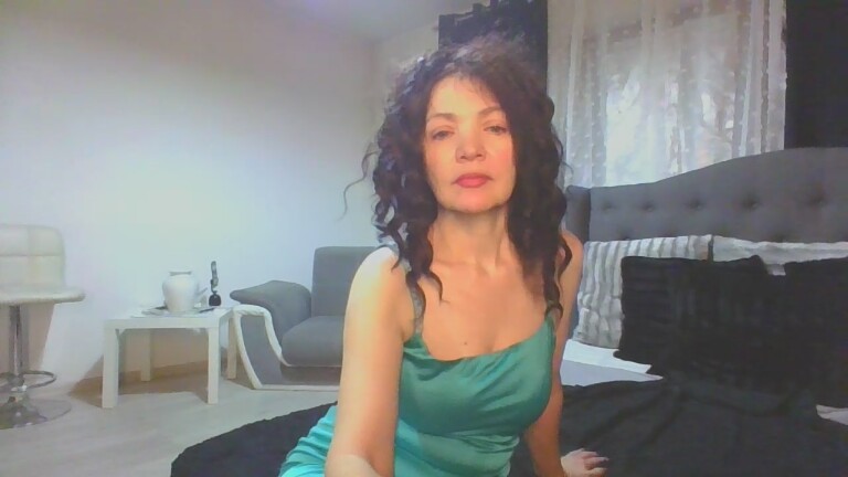 ROSALIYE's Streamate show and profile