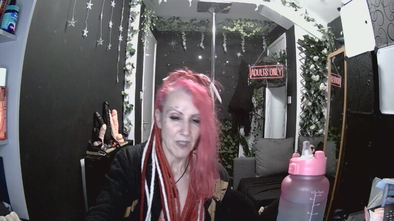 SkySparks's Streamate show and profile