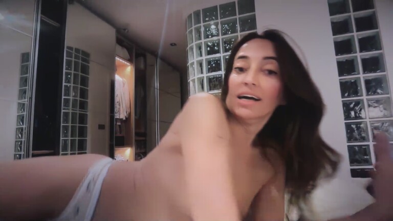 callmeCarlota's Streamate show and profile