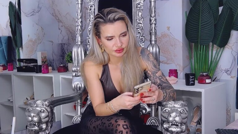 AmiraBelle's Streamate show and profile