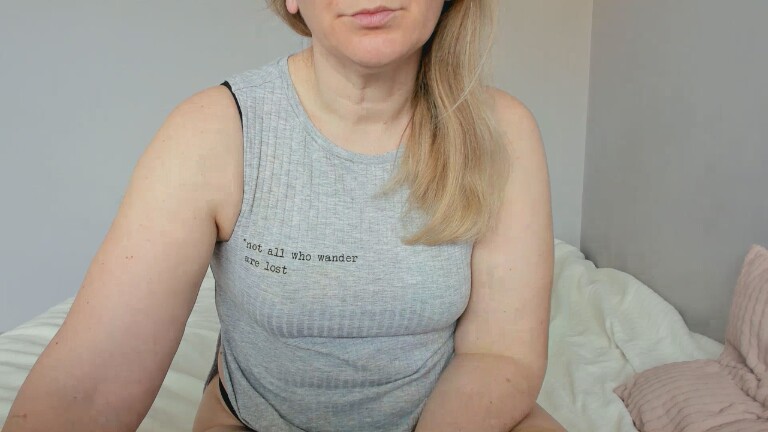 XxSweety_GirlxX's Streamate show and profile