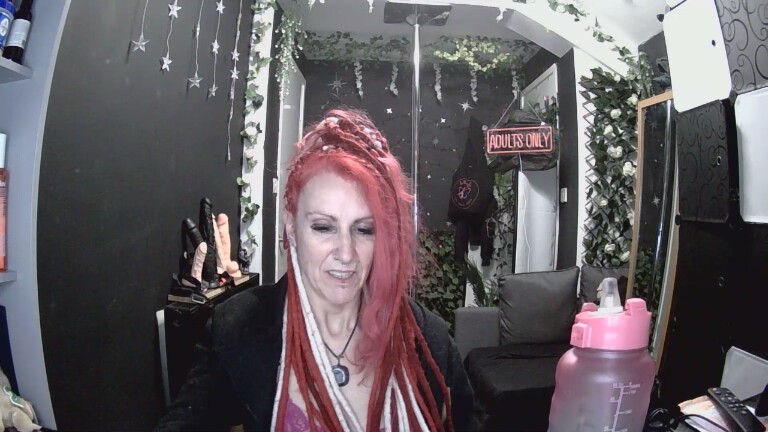 SkySparks's Streamate show and profile