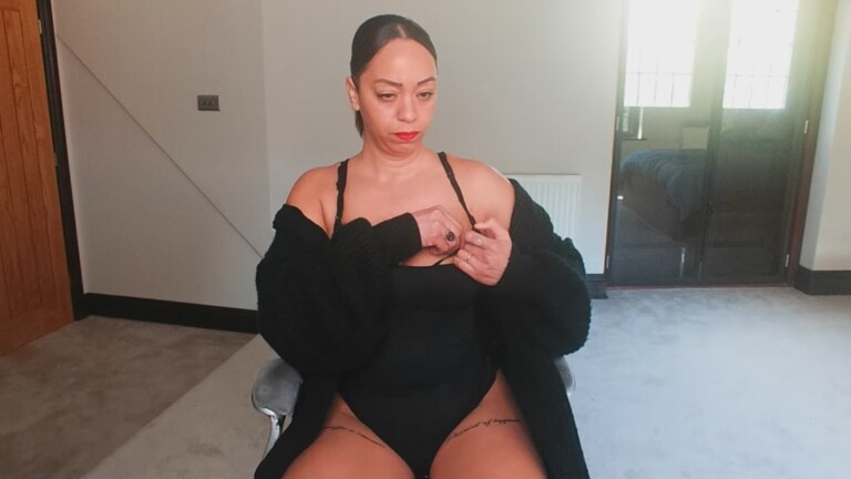 QueenTrick's Streamate show and profile